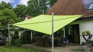 Wir Raten Schon Jetzt An Den Nachsten Sommer Denken Und Naturlich Auch An Den Sonnenschutz Im Garten Auf Der Mit Bildern Sonnensegel Aufrollbare Sonnensegel Dachpfannen