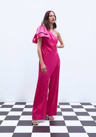 El tipo de falda que va acorde con tu cuerpo. La Nueva Coleccion De Fiesta Para Invitadas De Zara Con Los Monos Vestidos Y Trajes Que Desearas En Tu Armario