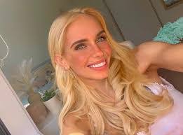 Brianna Carson's Instagram, Twitter & Facebook