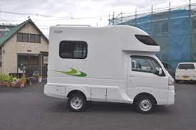 az max ラ クーン 軽キャンピングカーで車中泊 ミニキャンピングカー キャンピングカー 小さなキャンピングカー