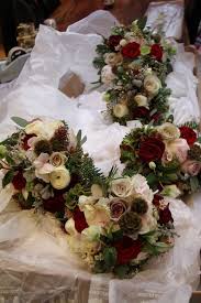 Final dispatch day before christmas 22/12/2020. Flower Design Events The Spectacularly Christmas Wedding Of Tom Aka Tk Lynn At Sacred Heart Church Christmas Wedding Flowers Christmas Wedding Wedding