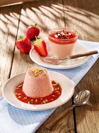 Schnelles Erdbeer Rhabarber Eis Rezept Erdbeer Rhabarber Lecker Leckereien