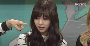Former aoa member mina 's latest post on instagram is alarming fans. Netizens Find Subtle Hints Of Mina Being Bullied In Past Aoa Tv Clips Kpophit Kpop Hit
