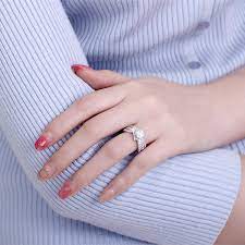 Javascript seems to be disabled in your browser. Gravierte Princess Cut Gem Promise Ring Fur Sie