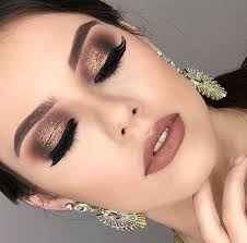 46 Amazing Party Makeup Looks To Try This Holiday Season Amazing Holiday Makeup Party Season Holiday Makeup Looks New Year S Makeup Party Makeup Looks
