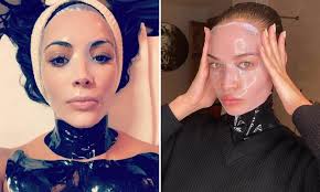 Margot robbie is making us want this $200 zara suit. The 35 Sheet Mask Celebrities Love Including Margot Robbie And Kim Kardashian Daily Mail Online