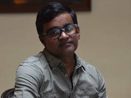 After writing the script for his father's directorial venture thulluvadho ilamai (2002) which stars his brother dhanush, selvaraghavan went on to make a series of romantic drama films with kadhal kondein (2003) (also starring dhanush) and 7g rainbow colony (2004) before also venturing into. Director Selvaraghavan Regrets The Misogynistic Lyrics In Mayakkam Enna Tamil Movie News Times Of India