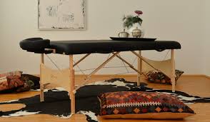 Earthlite offers the highest quality massage tables including portable, stationary, spa and salon, and electric lift massage tables. Massageliegen Kaufen Massagetische Mehr Massageliegen Zentrum