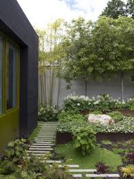Slideshow Designed In House Dwell Modern Garden Modern Garden Design Landscape Design