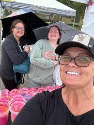 Annette Goble's Instagram, Twitter & Facebook