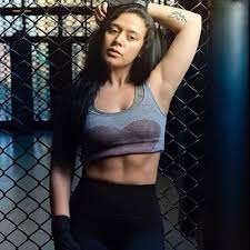 Check out their new picture. Krishna Shroff Family Biography Boyfriend Career Facts Wiki More