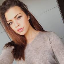 18-letna Ivana umrla v grozljivih okoliščinah: je res padla iz 20.  nadstropja?