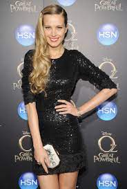 Petra nemcova, model, women, face, long hair, portrait, one person. Have You Forgotten About This Cute Easy Hairstyle Idea Petra Nemcova Is Here To Remind You Glamour