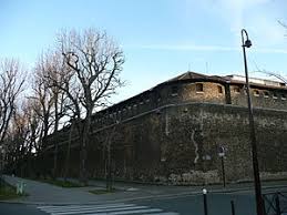 Rechtswissenschaftlich überzeugend und human waren diese lösungen nicht. La Sante Jewiki