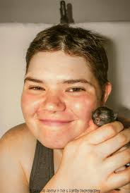 Thank you i speak not good english sorry... I have 4 cats, 2 dogs and 2  Canaris with my husband. Oour animals are our oxygen From left to right  Mister Bagheera 20