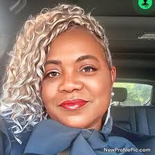 Eartha Watson's Instagram, Twitter & Facebook