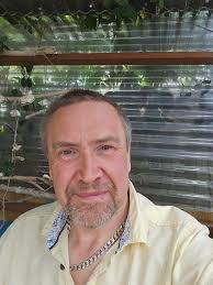 Hi all Hope everyone is well, just thinking back to Chell High all those  years ago, mates and girls we thought we loved and would love forever until  we grew up 😆