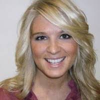 Lindsey Bergstrom's Instagram, Twitter & Facebook