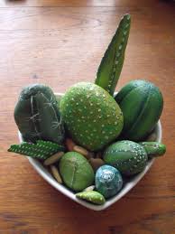 Escoge piedras alargadas y de distintos tamaños. Cactus Pintados En Piedras Construccion Y Manualidades Hazlo Tu Mismo