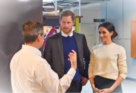 The duchess of sussex wore a taurus necklace, for her son archie, and a gemini necklace, for her daughter lilibet. Meghan Markle Gibt Einen Einblick In Lilibet In 40x40 Geburtstag Video Feier Breaker News
