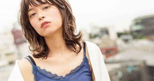 2020年最新 面長 ミディアムの小顔見せスタイルカタログ７選 hair ヘア アイディア ロングヘア 面長 ヘア