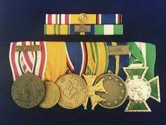 Hij gaat na twee van de vier runs. 230 Beste Ideeen Over Medailles Militaire In 2021 Militair Vijfkamp Groene Baret