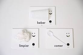 Divertido y entretenido rompecabezas para reconocer e identificar distintos tipos de autos. Creo Mis Propios Pictogramas Tactiles Y Sonoros Hoptoys