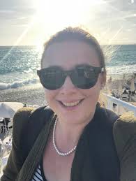 Elin Roberts (@Elin_Roberts_)