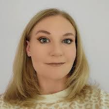 Amanda Ritch's Instagram, Twitter & Facebook