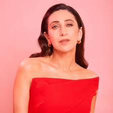 Karisma Kapoor wore 2020s hottest makeup and hairstyle trends within one  week | Vogue India