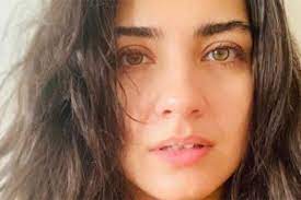 Oyuncu tuba büyüküstün instagram hesabından yayınladığı fotoğrafla sosyal medya gündemine bomba gibi düştü. Tuba Buyukustun Makyajsiz Haliyle Begeni Topladi Magazin Haberleri Bursadabugun Com