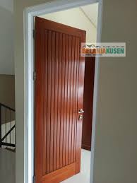 Pintu yang saat ini sedang populer dan banyak dipilih, mungkin di salah satu ruang anda sudah ada yang menggunakan pintu panel.alasan mengapa daun pintu ini banyak dipilih? Pin Di Pintu Single Single Door