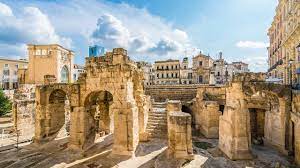 Dopo i lavori di manutenzione e riallestimento venerdì 21 maggio riaprirà alle visite il museo storico della città di lecce, con un nuovo modello di gestione e una rinnovata organizzazione delle sale. Zwischen Den Weissen Steinen Von Lecce Welcome To Italia