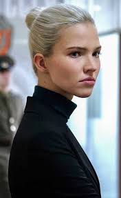 Sasha Luss foto Anna