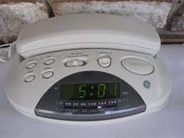 I like the fact the display brightness can be easily changed from bright to very dim. Vintage Ge Bedside Phone Alarm Clock Radio White 29291a 129754642
