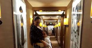 تتعمد الفنانة شريهان إبعاد ابنتها الصغرى تالية القرآن عن الأنظار، ولا تنشر لها أي صورة لأسباب تحتفظ بها لنفسها. 6carm3phccnzum