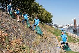 Das meldete die zeitung rheinpfalz und bezieht sich dabei auf recherchen, nach denen die leistungen von. Ludwigshafen Freiwilligentag Der Metropolregion Rhein Neckar Basf Mitarbeiter Sammeln 7500 Liter Mull Am Rheinufer Metropolregion Rhein Neckar News Events