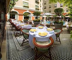Découvrez le royal monceau et vivez une expérience unique en séjournant dans une chambre ou suite de luxe de ce palace parisien dédié à l'art contemporain. Il Carpaccio Le Royal Monceau Raffles Paris Raffles Hotels Resorts