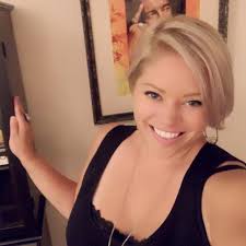 Hannah B (@thetwopennyact) • Facebook