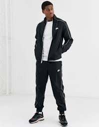 Um ihnen zuhause die wahl des perfektes produktes ein wenig zu erleichtern, hat unser team an produkttestern am ende das. Schokolade Netz Verknupfung Nike Trainingsanzug Asos Michelangelo Umeki Kunstler