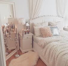 Rose gold pearl white queen bedroom set 4pcs chantelle 23540q acme classic. 30 Rose Gold Silver Bedroom Ideas Silver Bedroom Rose Gold Bedroom Gold Bedroom