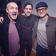 Hq Martin Freeman And Damien Hirst At The Dynamo S Show X Martin Freeman Freeman Sherlock Bbc