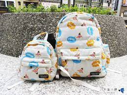 育兒 背包 天藍小舖skyblue 體積小 重量輕又可以收納超多東西的無敵百寶袋 有孩子的爸媽出國必備款阿阿阿 我的豬豬佑的第一個包包 媽媽包 推薦 親子包推薦