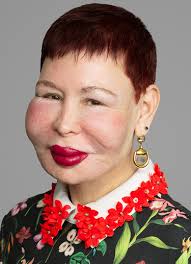 Karen Ash's Instagram, Twitter & Facebook