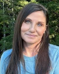 Min Fang's Instagram, Twitter & Facebook