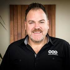 Doug Pringle's Instagram, Twitter & Facebook