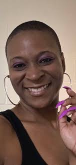 Dee Tolbert's Instagram, Twitter & Facebook