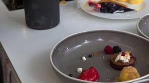 Manuela, leipzig neu mo 02.08. Das Perfekte Dinner Rezepte Schokotarte Riebelknodel Und Himbeersorbet
