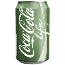 可口可樂推出新的綠版Coca-Cola Life，其中的甜味由甜葉菊中萃取，卡路里較低，但暫時香港未有，九月會在英國推出，睇黎想飲就要搵friend  幫幫手喇。