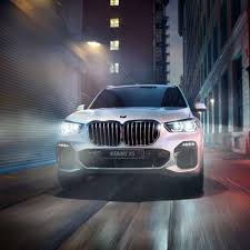 带亚光铝合金装饰条的第三代智能降阻进气格栅 体现bmw高效动力策略 bmw efficient dynamics 更小的空气阻力 带来更高的燃油效率 car bmw bmw car